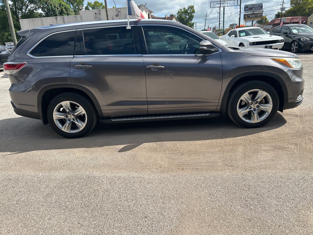 2015 Toyota Highlander Image 4