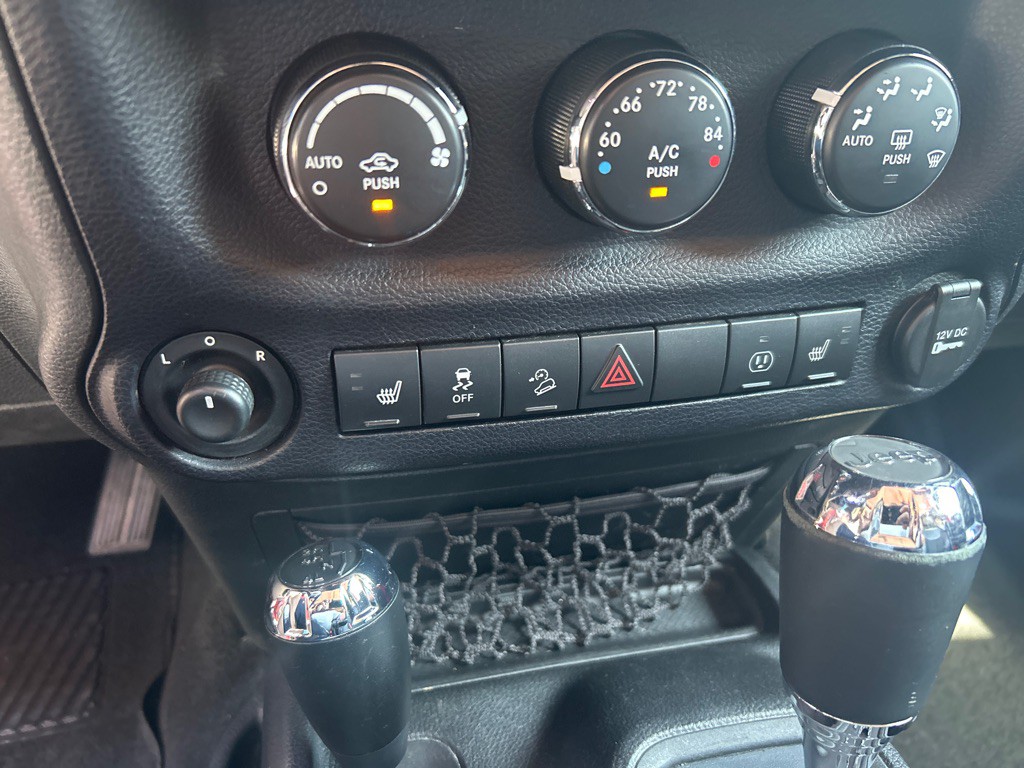 2015 Jeep Wrangler Unlimited Image 12