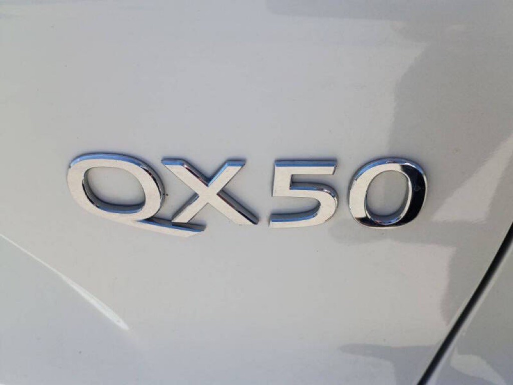 2021 INFINITI QX50 Image 9