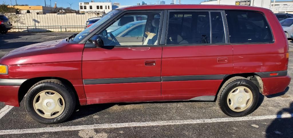 1996 Mazda MPV Image 2