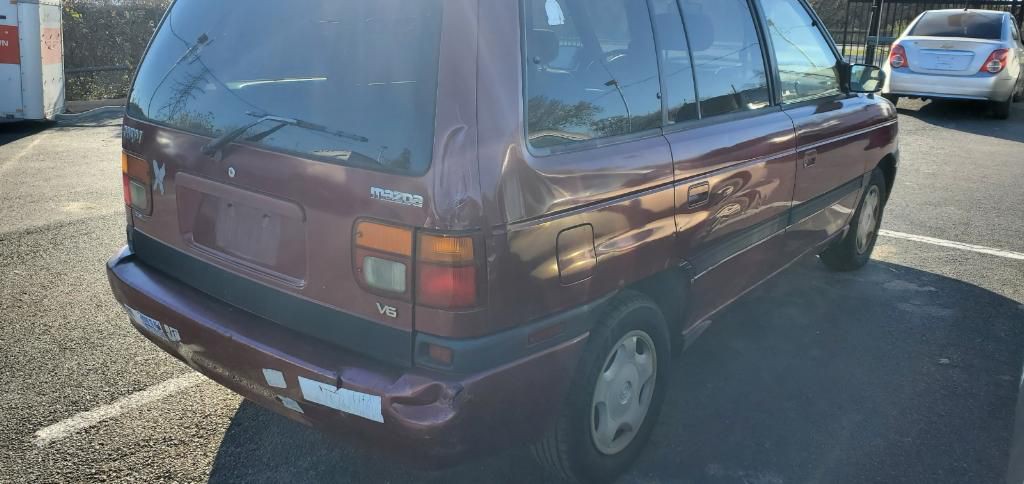 1996 Mazda MPV Image 4