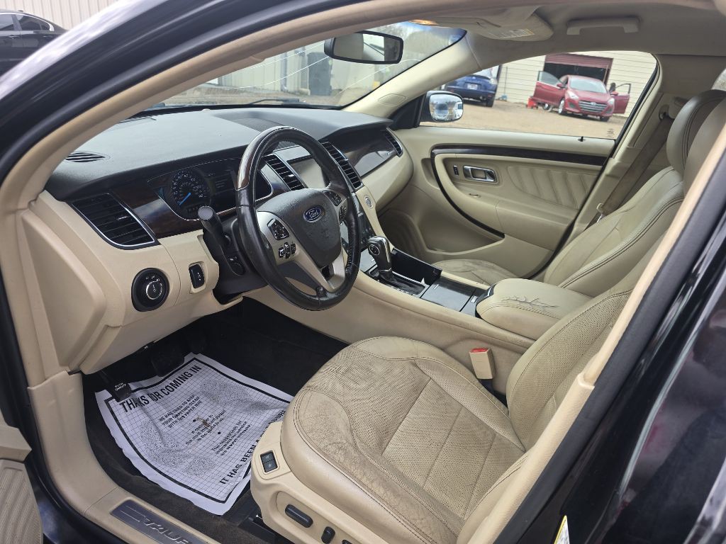 2013 Ford Taurus Image 2