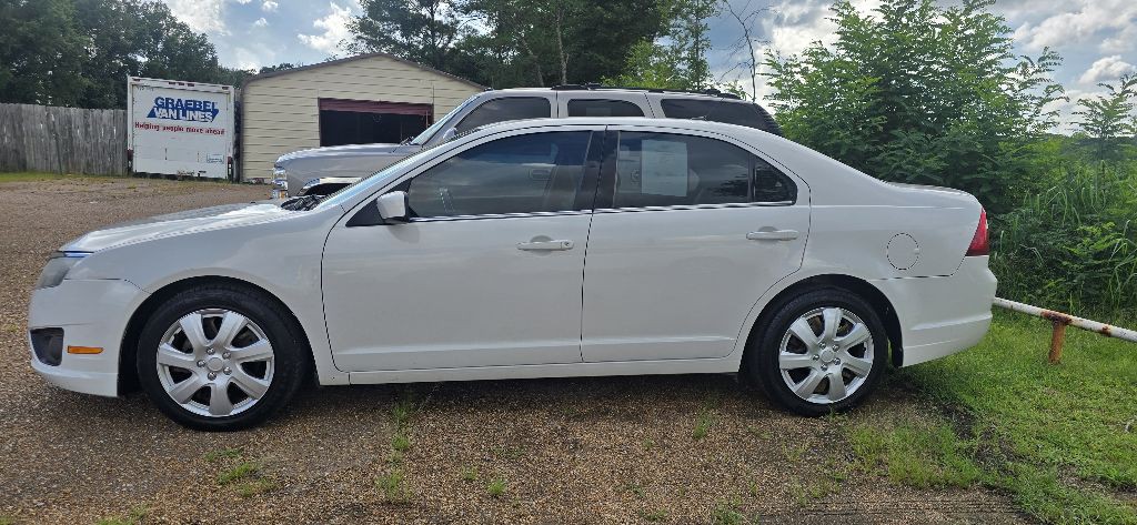 2010 Ford Fusion Image 2