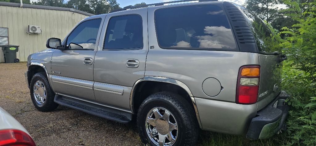 2003 Chevrolet Tahoe Image 3