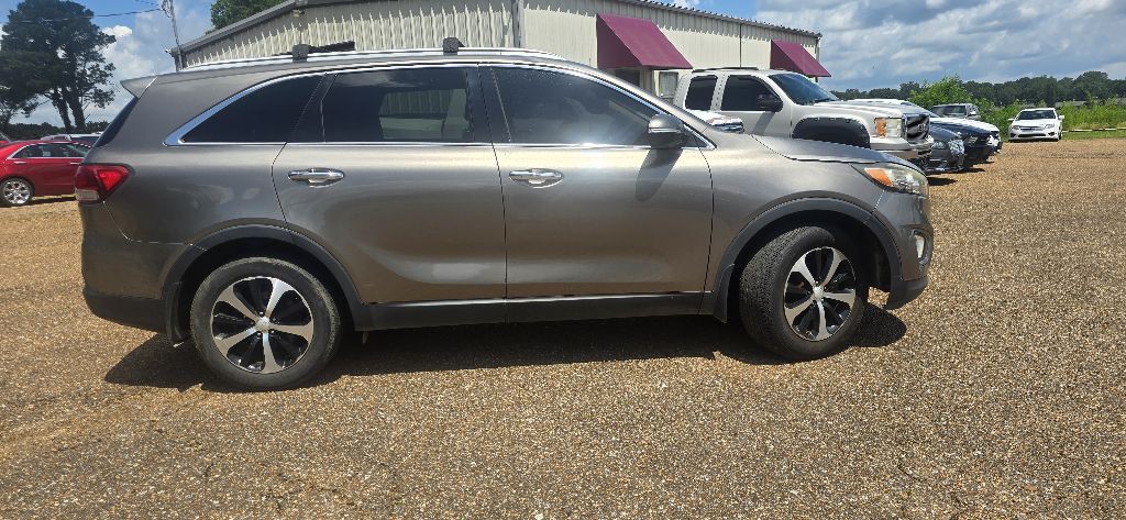 2016 Kia Sorento Image 2