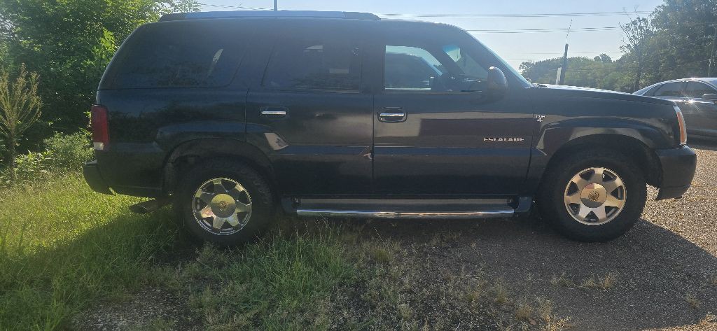 2002 Cadillac Escalade Image 2