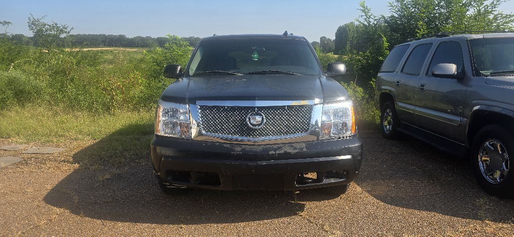 2002 Cadillac Escalade Image 3