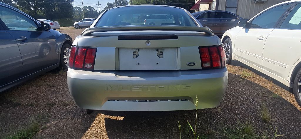 2000 Ford Mustang Image 3