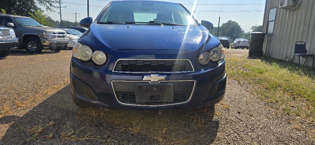 2013 Chevrolet Sonic Image 3