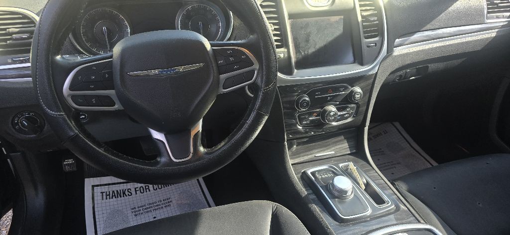 2019 Chrysler 300 Image 7