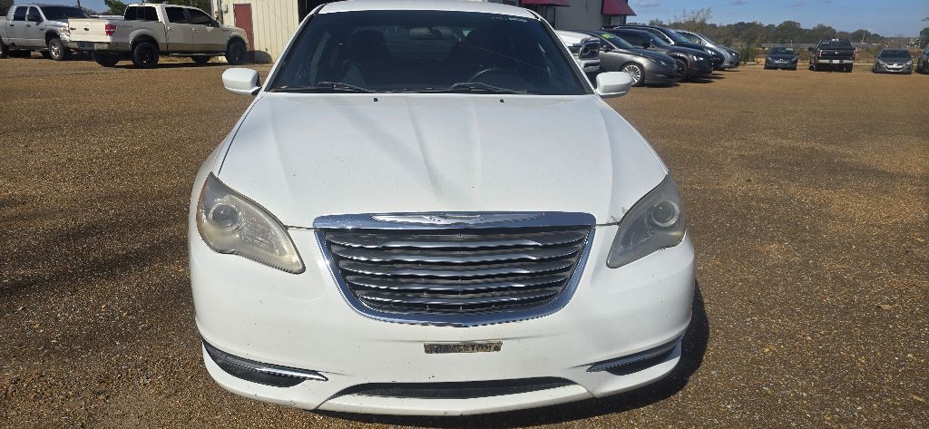 2014 Chrysler 200 Image 1