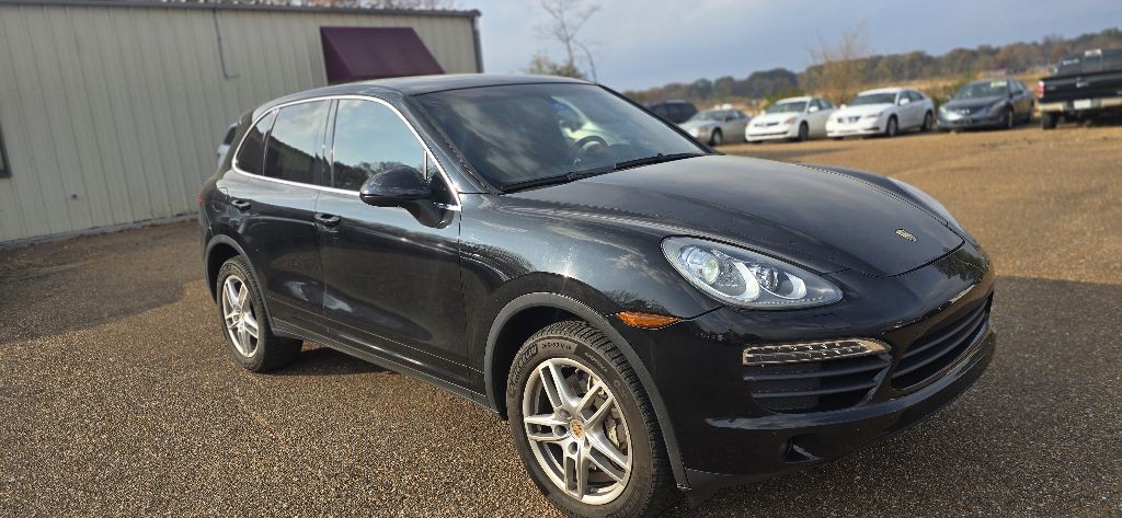 2011 Porsche Cayenne Image 1