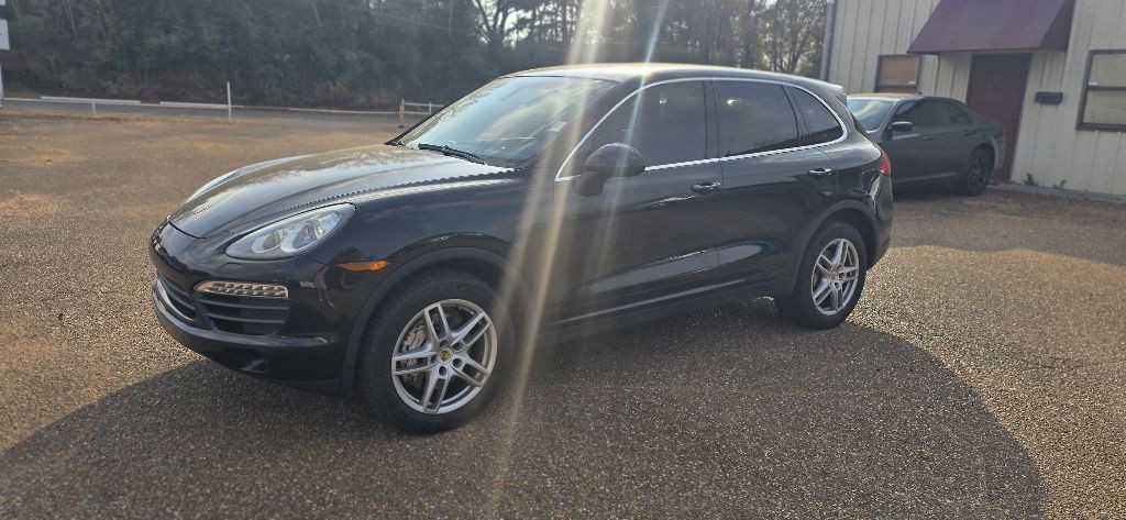 2011 Porsche Cayenne Image 2