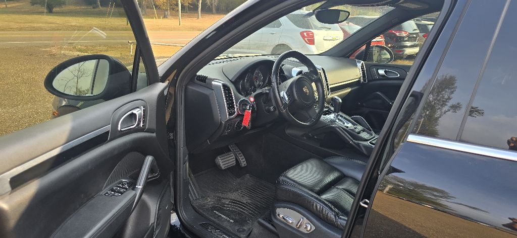 2011 Porsche Cayenne Image 5
