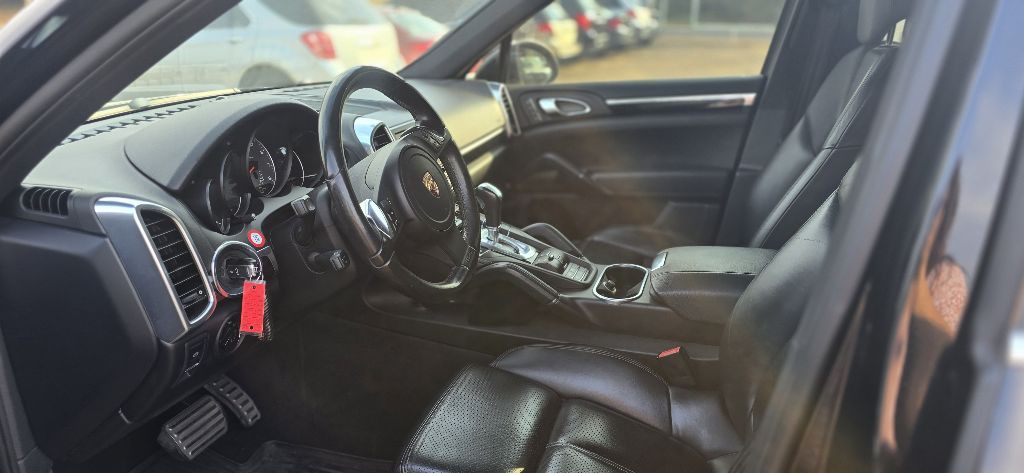 2011 Porsche Cayenne Image 6