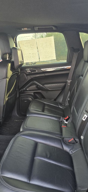 2011 Porsche Cayenne Image 11