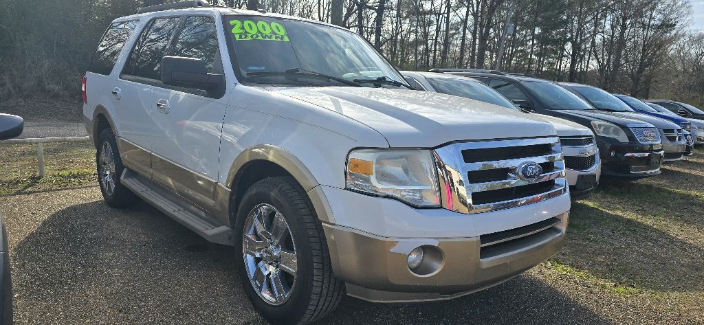 2011 Ford Expedition Image 2