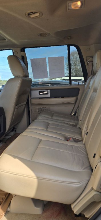 2011 Ford Expedition Image 8