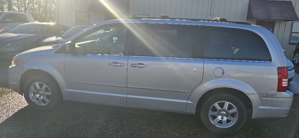 2008 Chrysler Town & Country Image 6