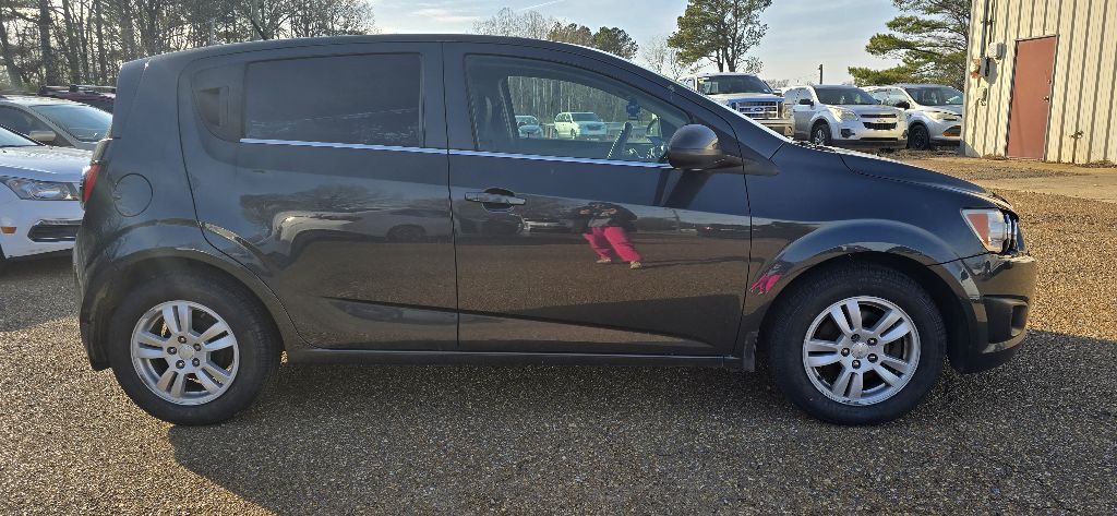 2014 Chevrolet Sonic Image 3