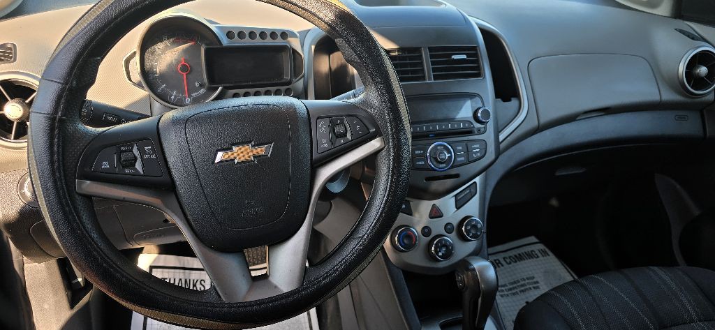 2014 Chevrolet Sonic Image 21