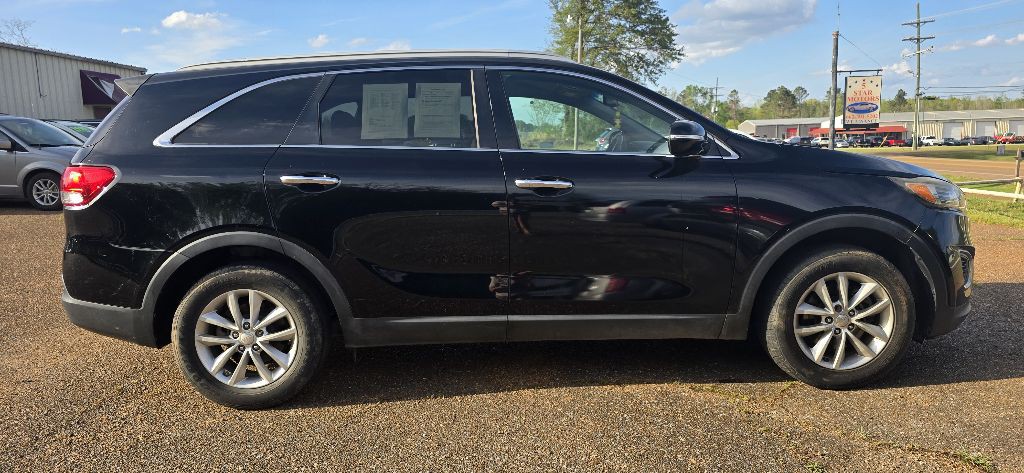 2016 Kia Sorento Image 1
