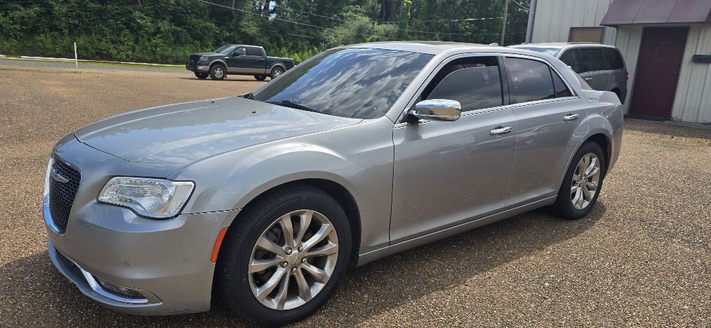 2018 Chrysler 300 Image 1