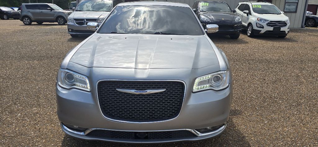 2018 Chrysler 300 Image 5