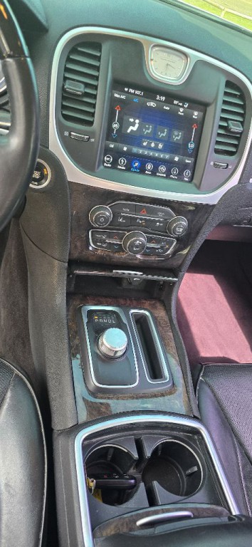 2018 Chrysler 300 Image 10