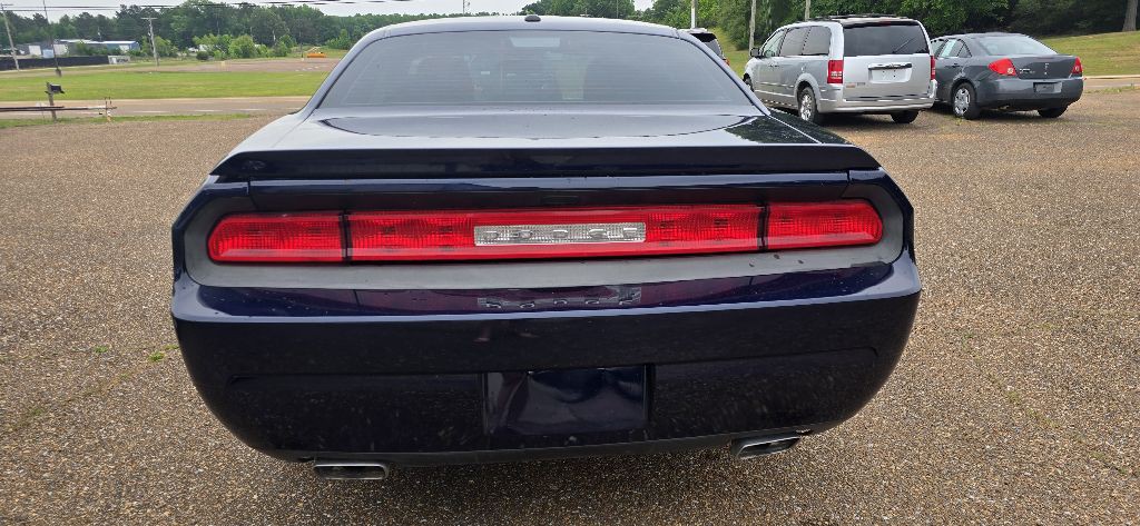 2014 Dodge Challenger Image 2