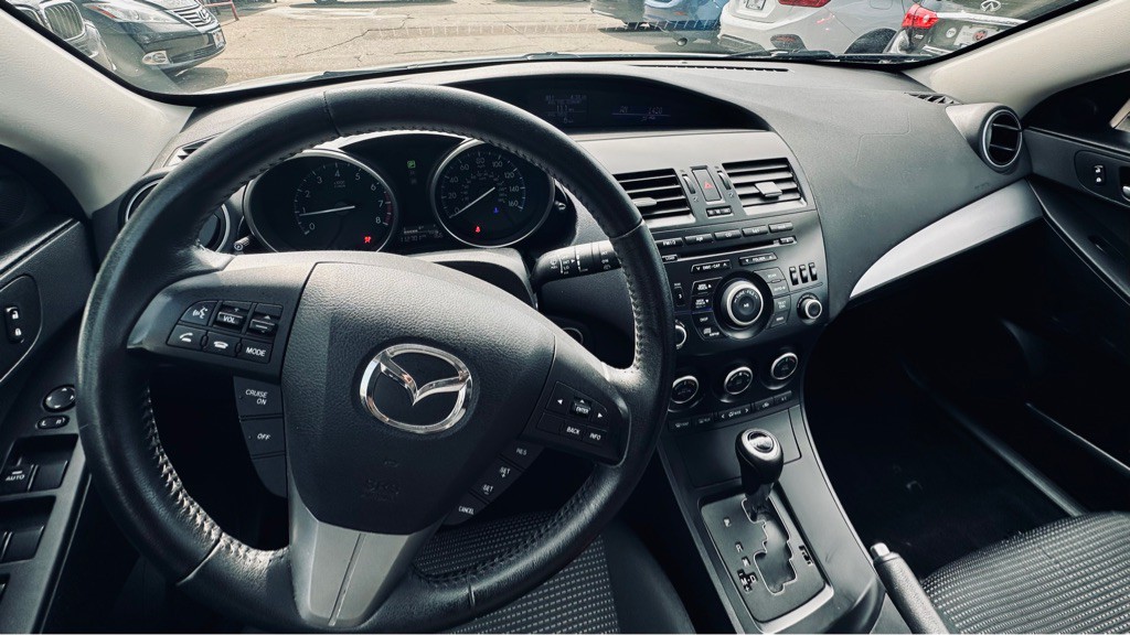 2013 Mazda Mazda3 Image 12