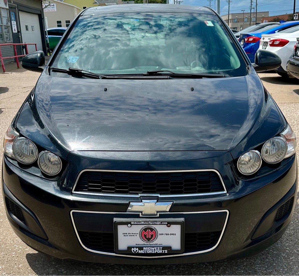 2014 Chevrolet Sonic Image 2
