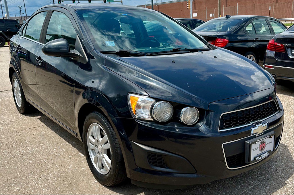 2014 Chevrolet Sonic Image 3