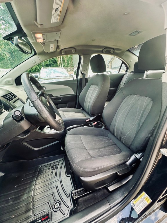 2014 Chevrolet Sonic Image 9