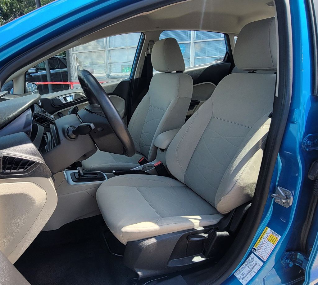 2014 Ford Fiesta Image 9