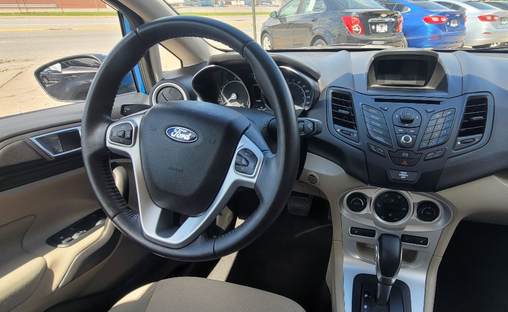2014 Ford Fiesta Image 16