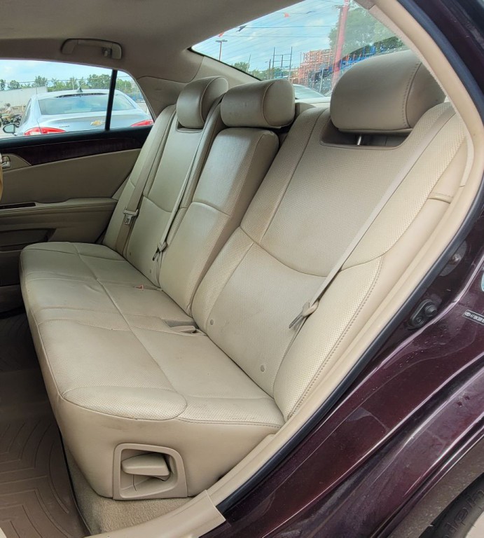 2011 Toyota Avalon Image 10