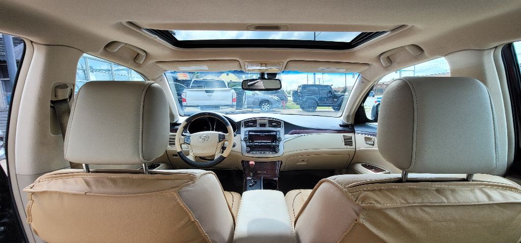 2011 Toyota Avalon Image 12