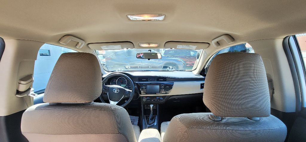 2016 Toyota Corolla Image 12