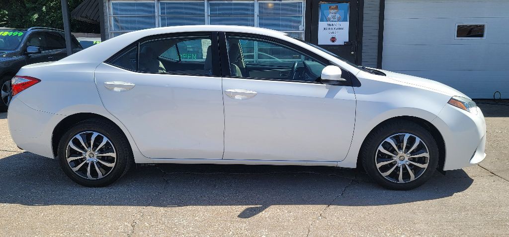 2016 Toyota Corolla Image 8