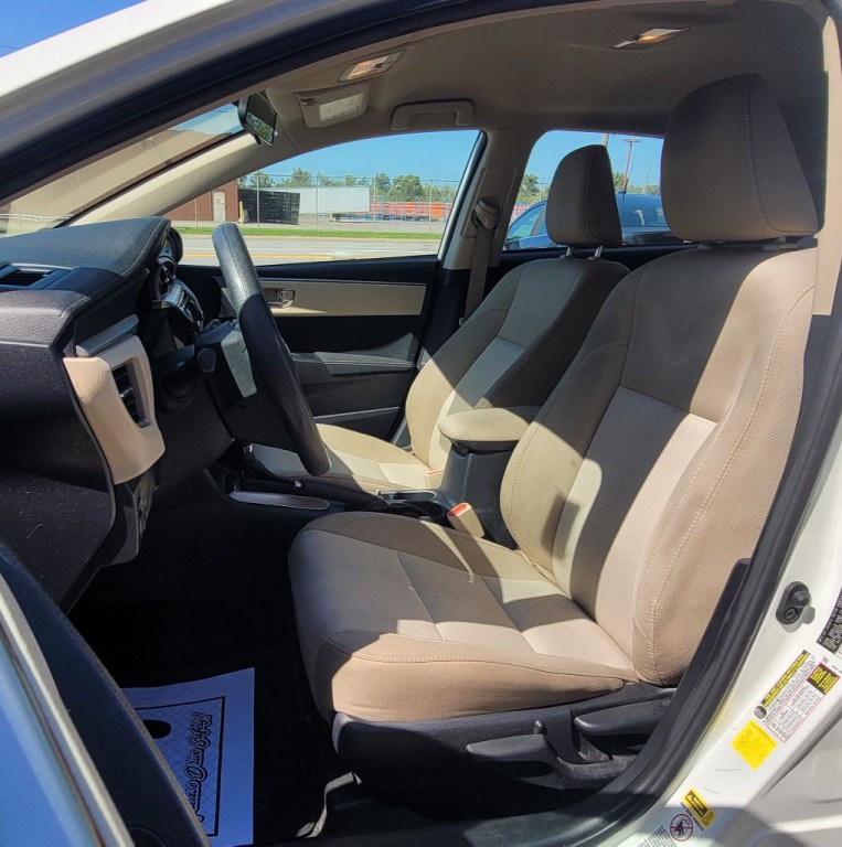 2016 Toyota Corolla Image 9