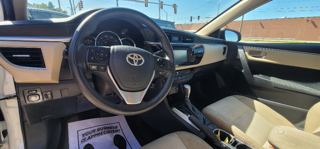 2016 Toyota Corolla Image 15