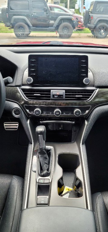2018 Honda Accord Image 13