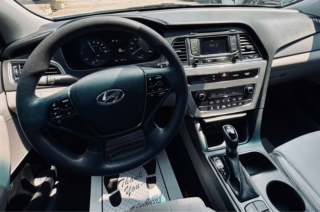 2016 Hyundai Sonata Image 9