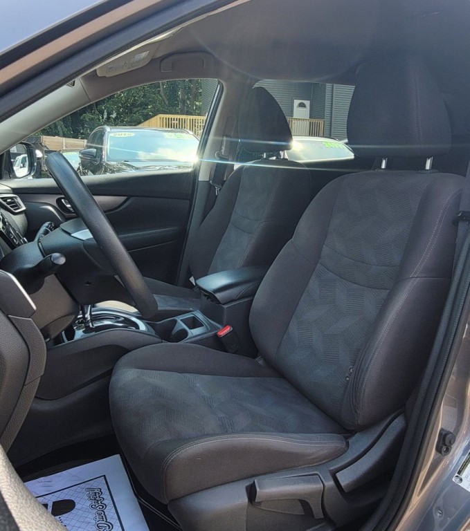 2016 Nissan Rogue Image 9