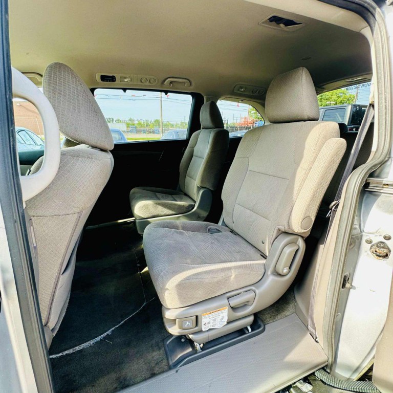 2016 Honda Odyssey Image 10