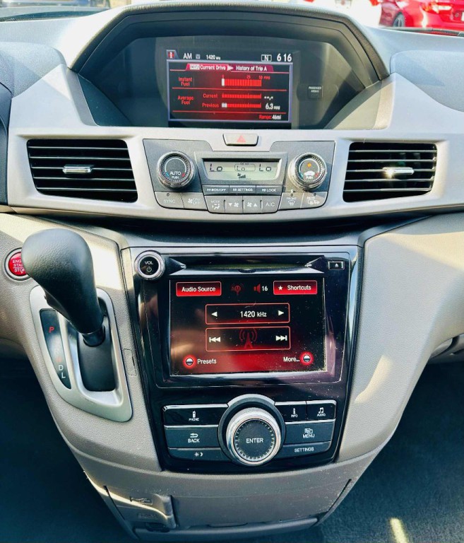 2016 Honda Odyssey Image 14
