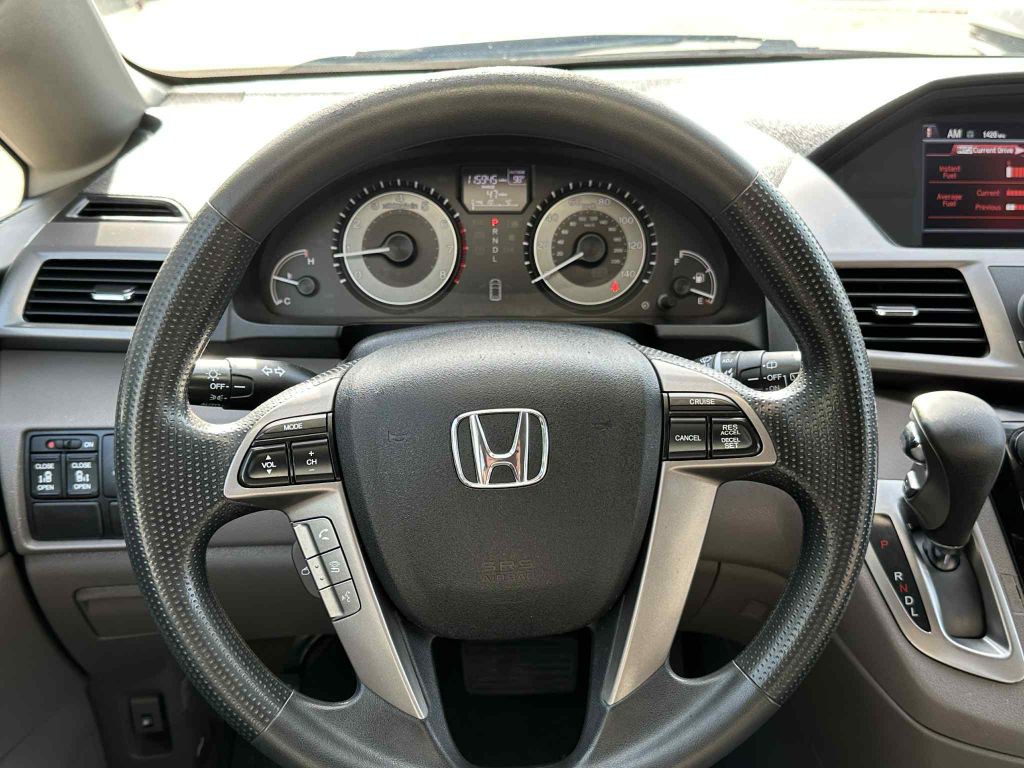 2016 Honda Odyssey Image 16