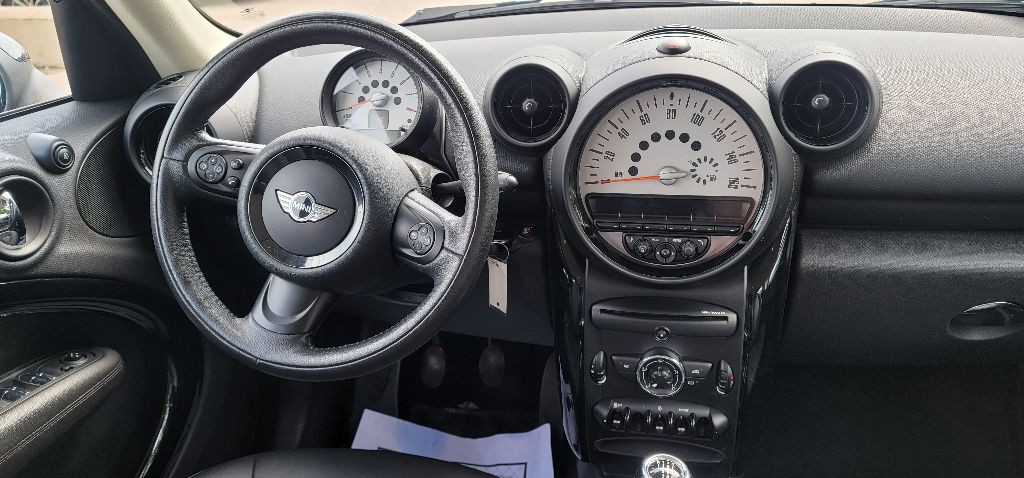 2013 MINI Cooper Image 13
