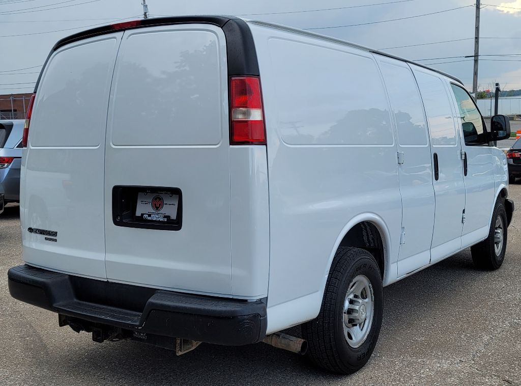 2016 Chevrolet Express Image 4